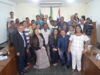 População recebe voucher das mãos dos vereadores e do Presidente da FECAM vereador Raniere Barbosa